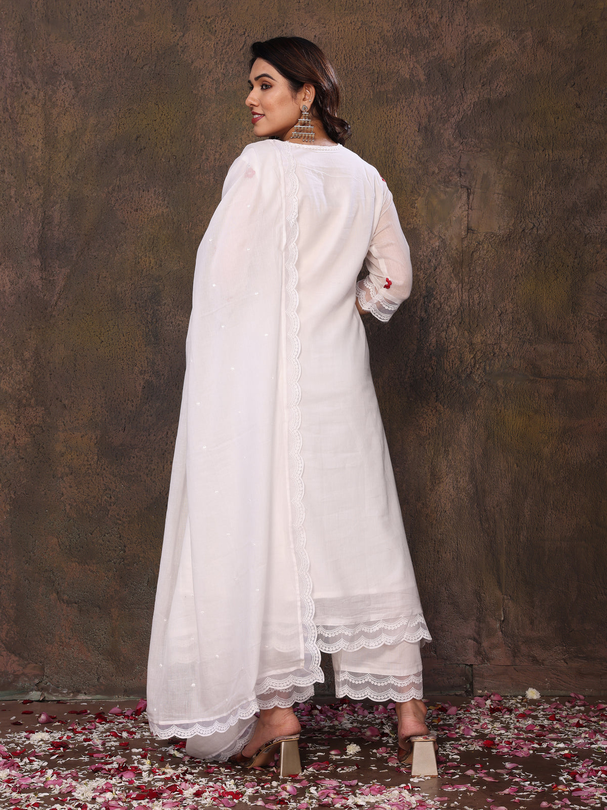 White Floral Embroidered Straight Kurta Pant & Dupatta Set