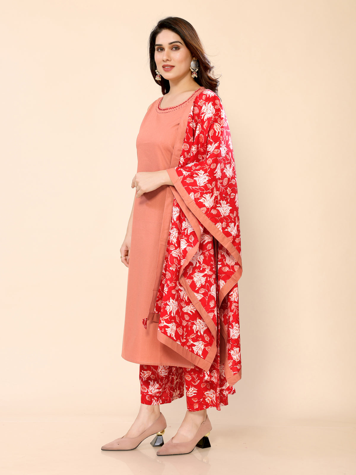 Peach & Red Floral Printed Sleeveless Kurta Pant & Dupatta Set