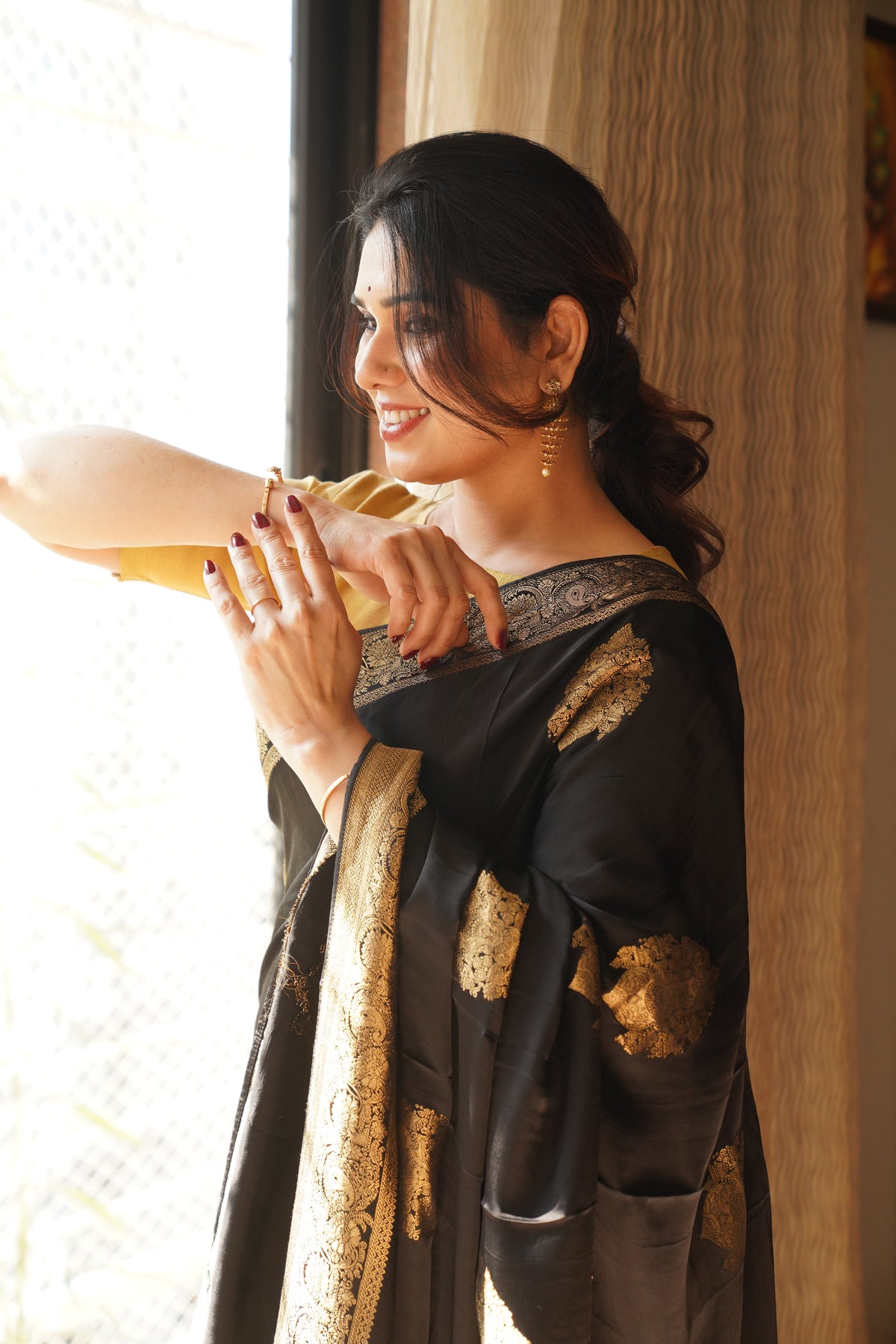 Rishika Premium Designer Saree – Elegant Contrast Border Collection