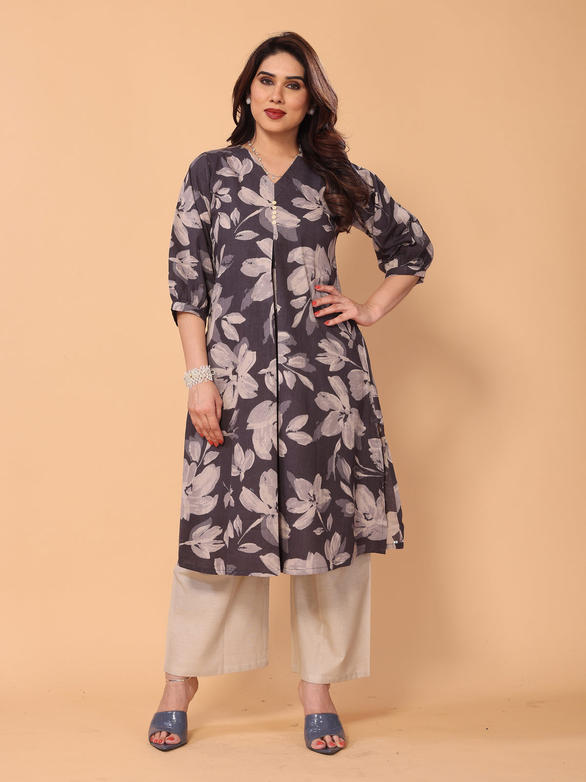 Modern Floral Print Kurta & Palazzo Set in Black/Grey