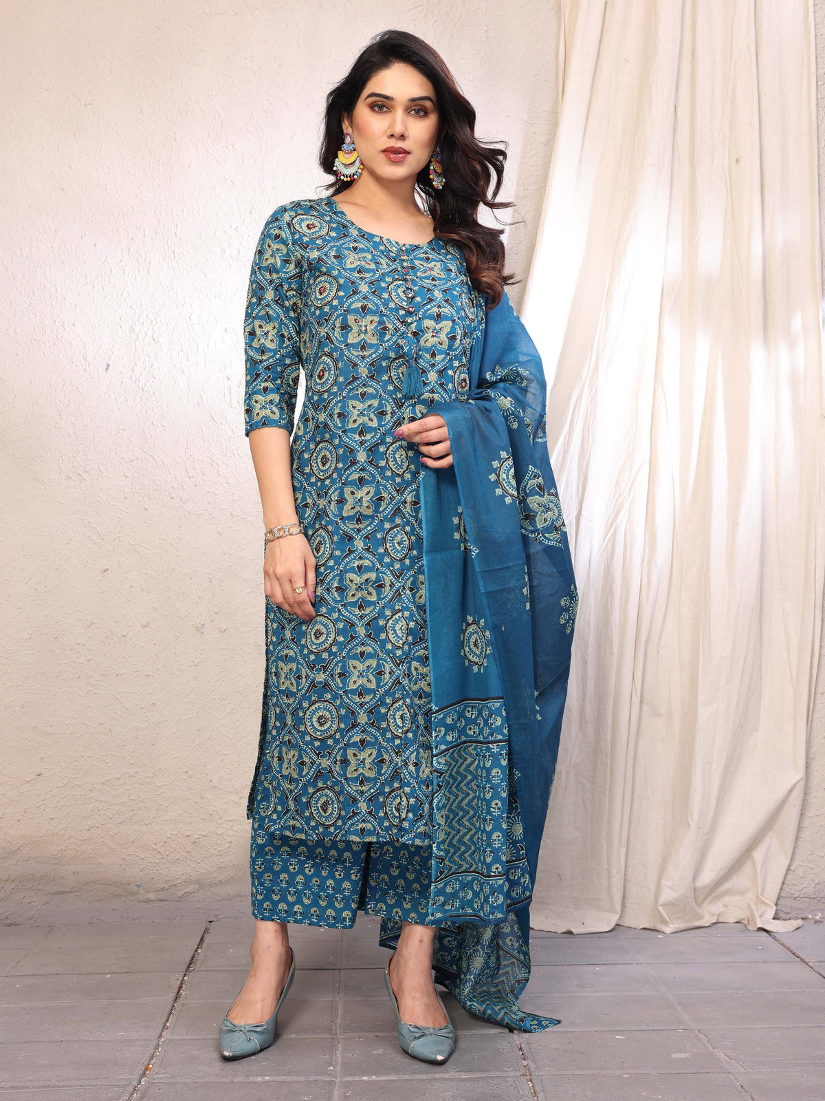 Teal Blue Printed Straight Kurta Pant & Dupatta Set
